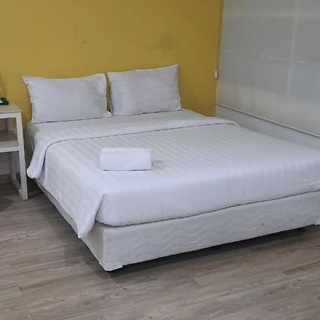 Catania Inn Palembang Exterior photo